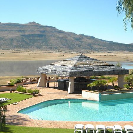 Black Mountain Leisure And Conference Hotel Groothoek Bagian luar foto