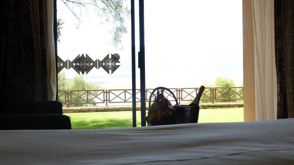 Black Mountain Leisure And Conference Hotel Groothoek Bagian luar foto