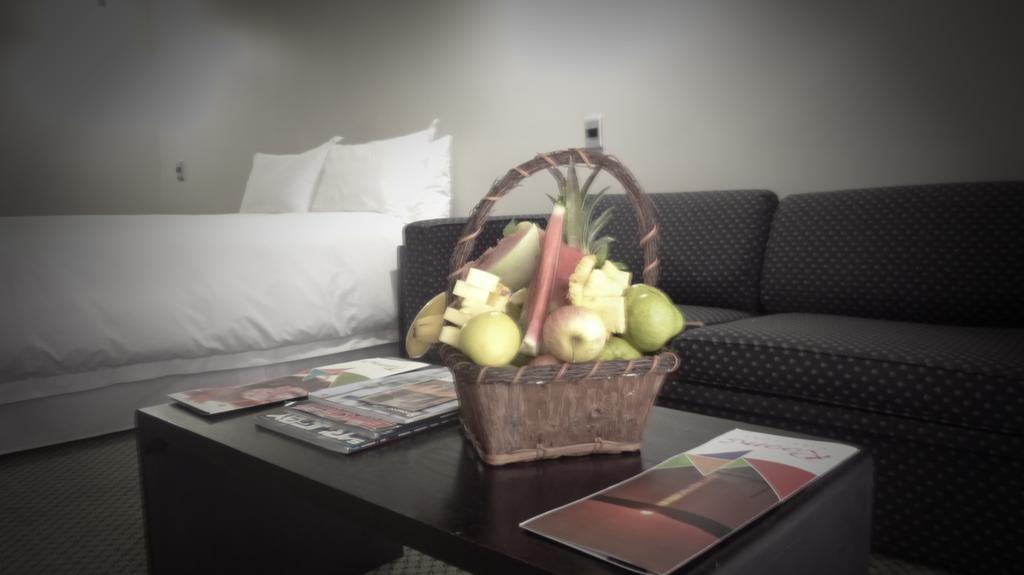 Black Mountain Leisure And Conference Hotel Groothoek Bagian luar foto