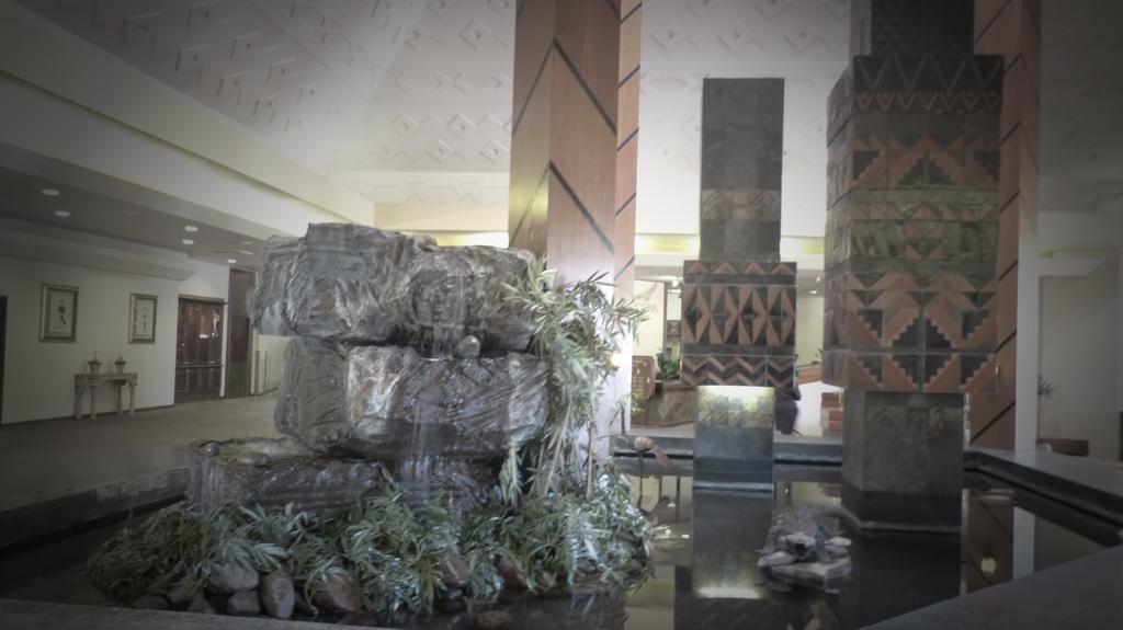 Black Mountain Leisure And Conference Hotel Groothoek Bagian luar foto