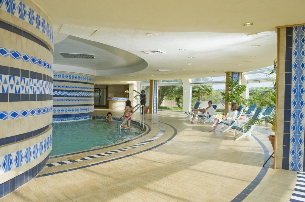 Black Mountain Leisure And Conference Hotel Groothoek Bagian luar foto