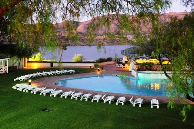Black Mountain Leisure And Conference Hotel Groothoek Bagian luar foto