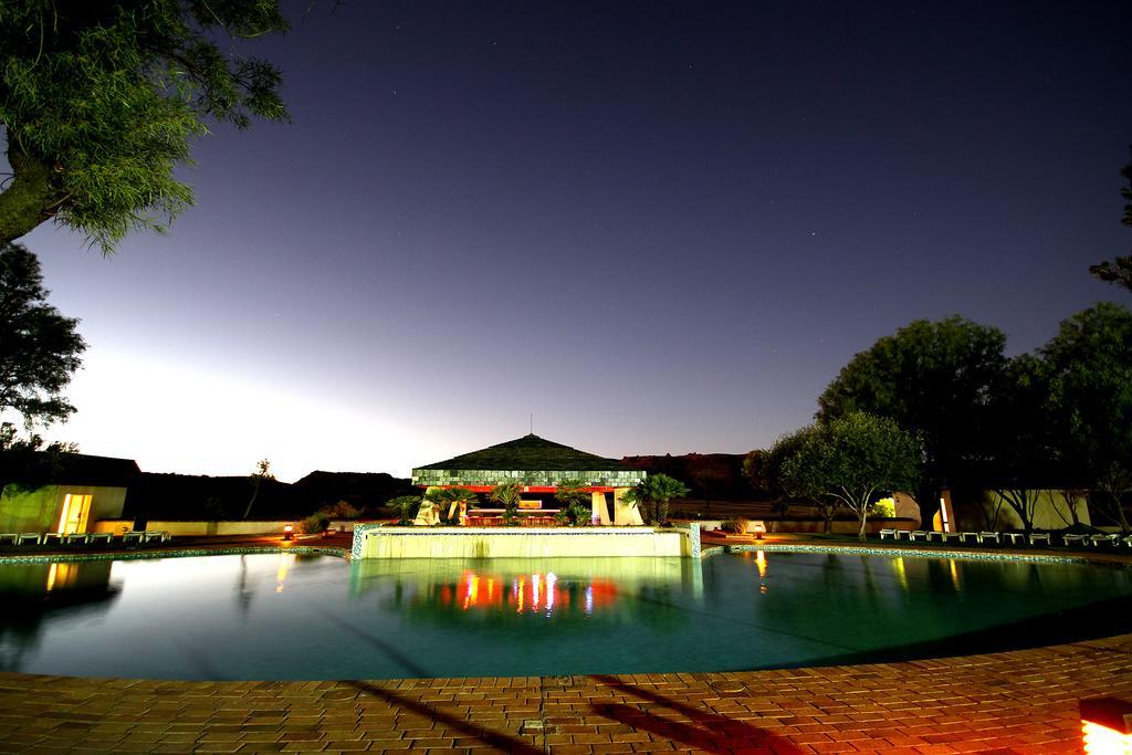 Black Mountain Leisure And Conference Hotel Groothoek Bagian luar foto