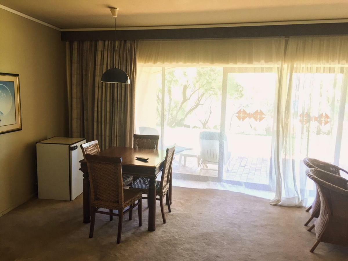 Black Mountain Leisure And Conference Hotel Groothoek Bagian luar foto